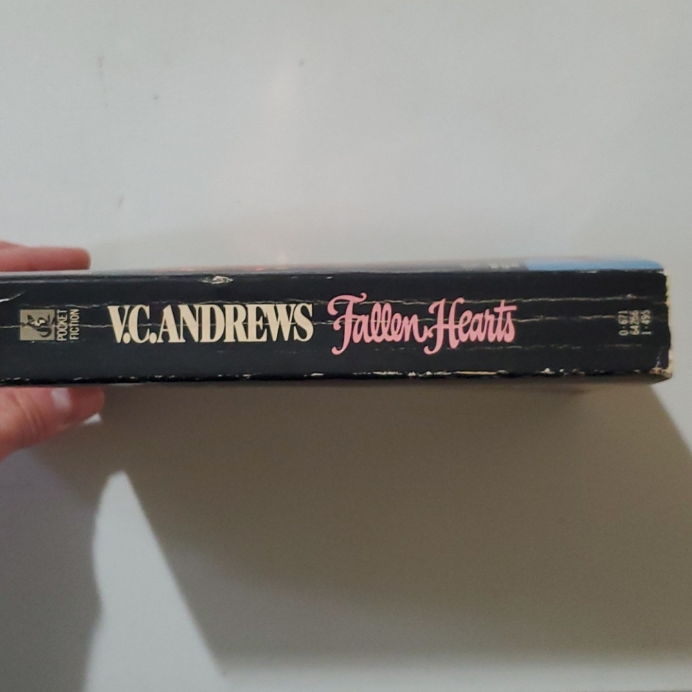 VC ANDREWS BOOK - Picture 6 of 6